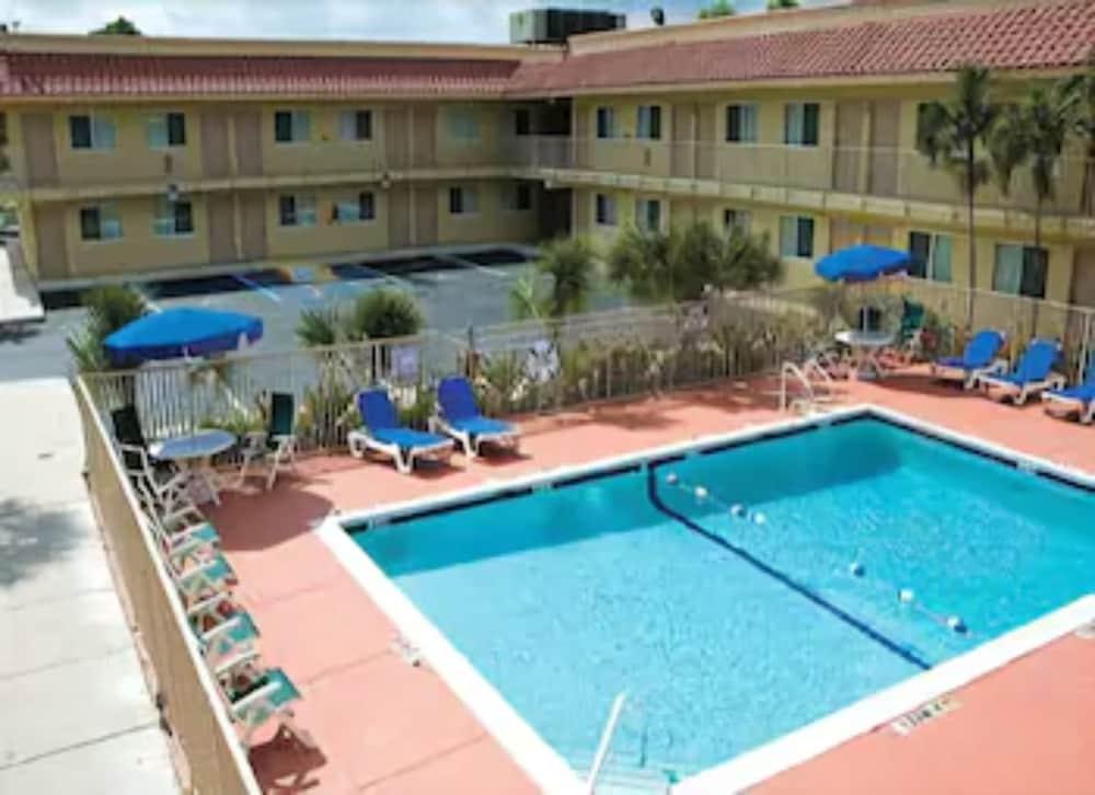 Motel 6 Riviera Beach, FL Exterior foto